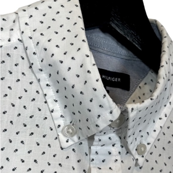 Tommy Hilfiger White Short Sleeve Button Down Shirt With Pattern - Picture 3 of 4
